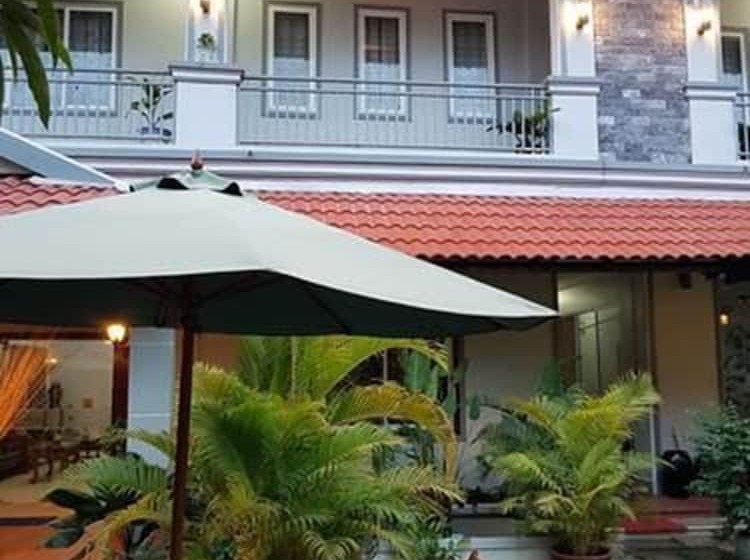 پانسیون Nika's House