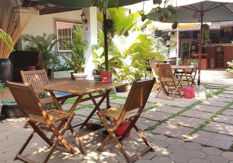 پانسیون Nika's House