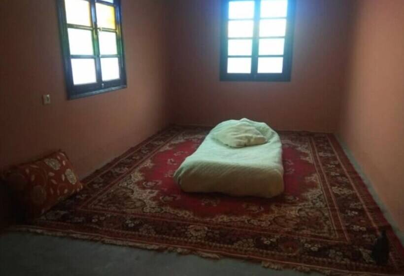 پانسیون Tighza Village