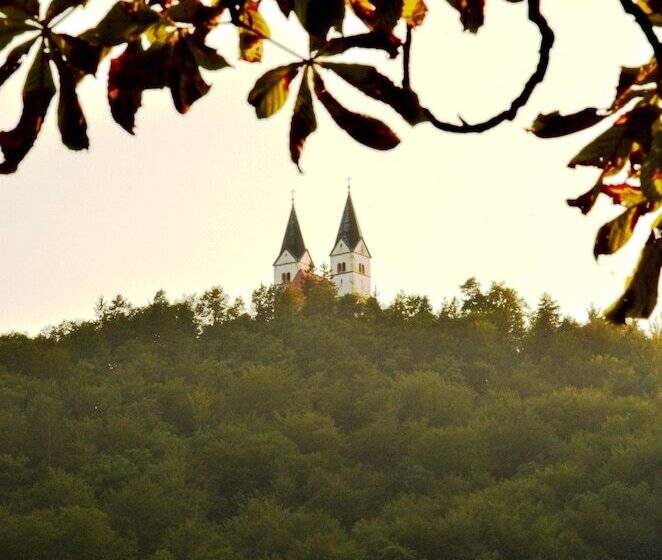 پانسیون Villa Home & Garden Lasko