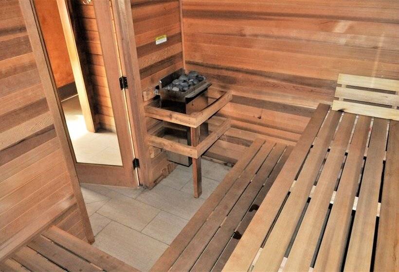 Tennis Townhome 2 Bed 2.5 Bath