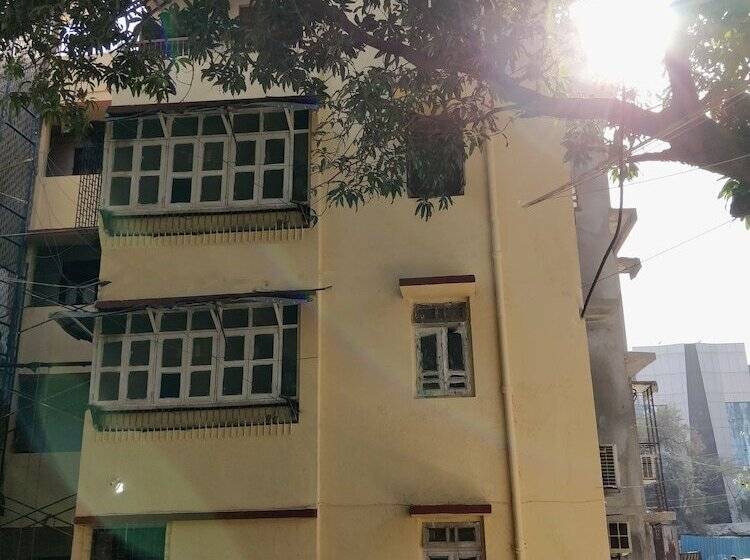 הוסטל Mumbai Backpackers