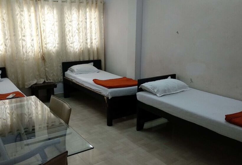 הוסטל Mumbai Backpackers