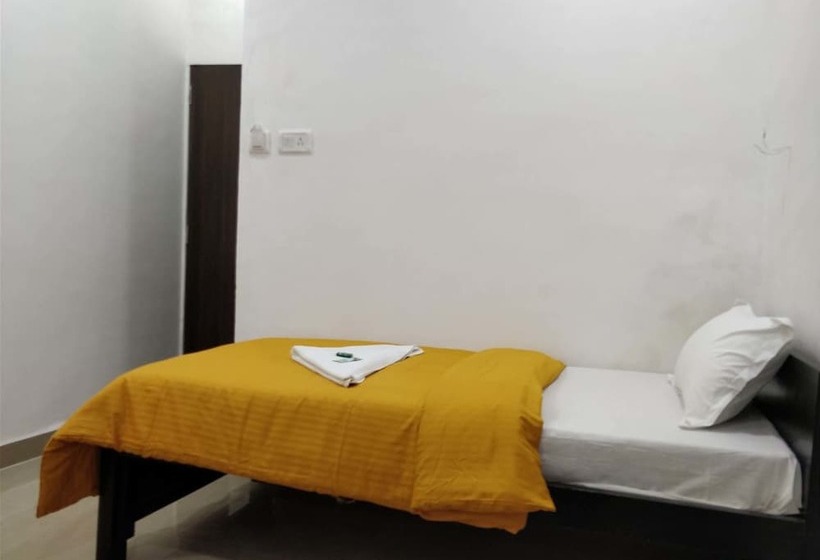 הוסטל Mumbai Backpackers