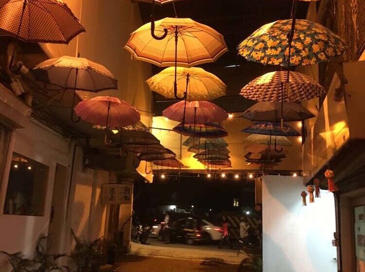 הוסטל Mumbai Backpackers