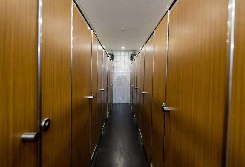 הוסטל Mumbai Backpackers