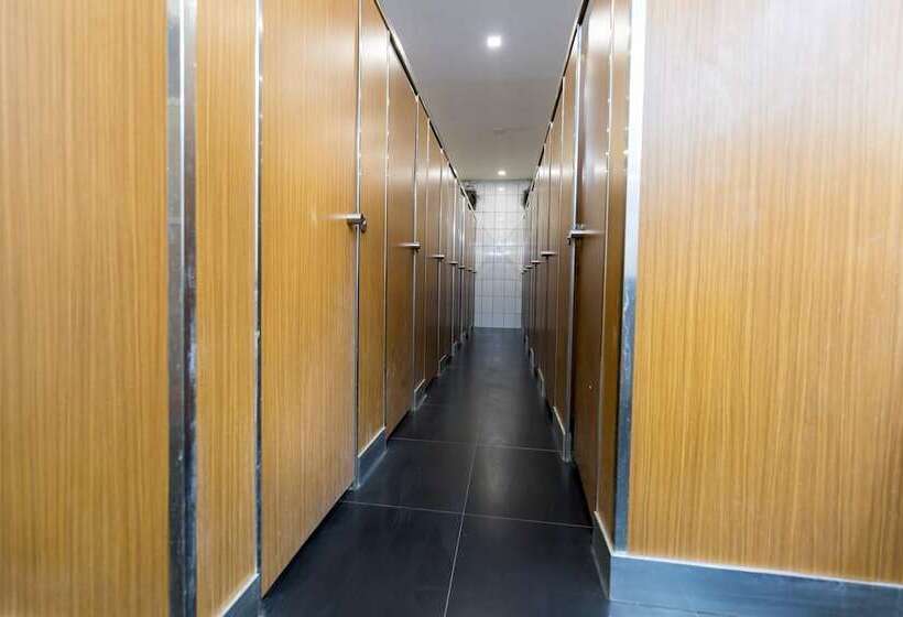 הוסטל Mumbai Backpackers