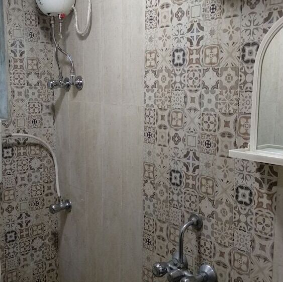 הוסטל Mumbai Backpackers