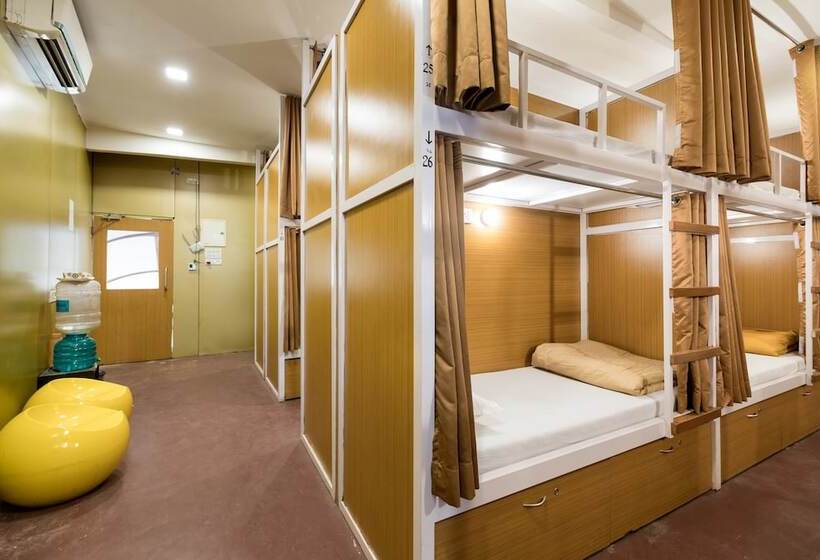 הוסטל Mumbai Backpackers