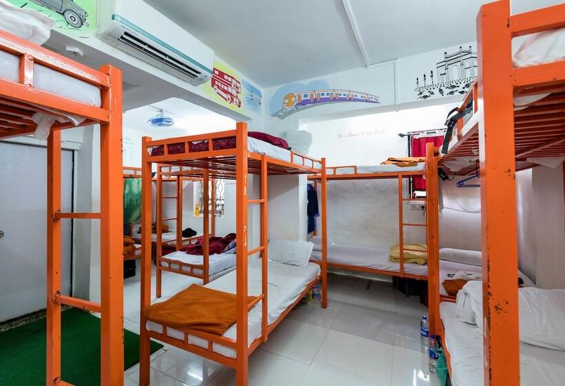 הוסטל Mumbai Backpackers