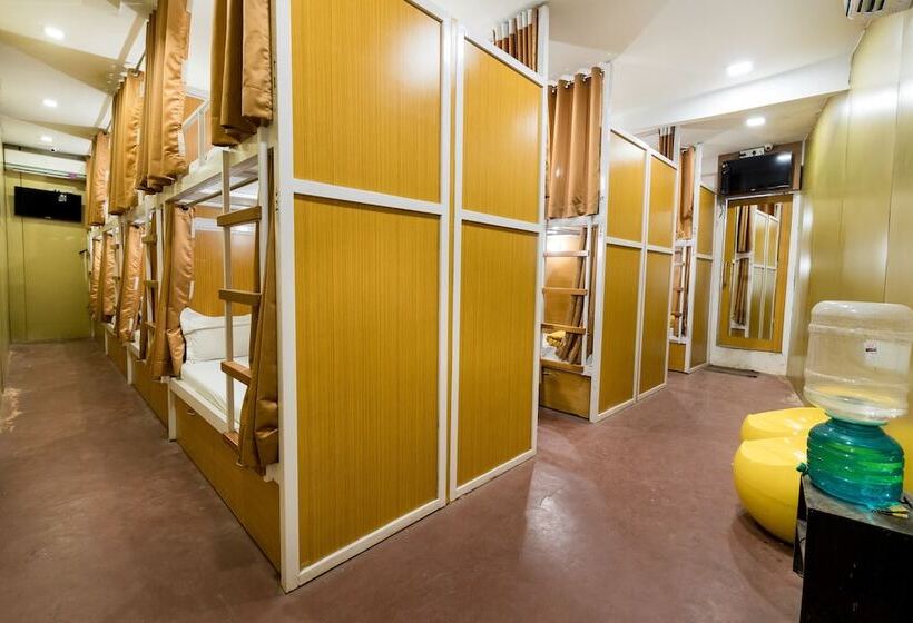 הוסטל Mumbai Backpackers