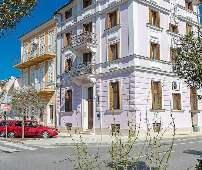 Apartments Villa Castello