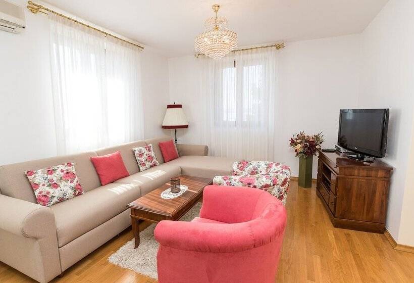 Apartments Villa Castello