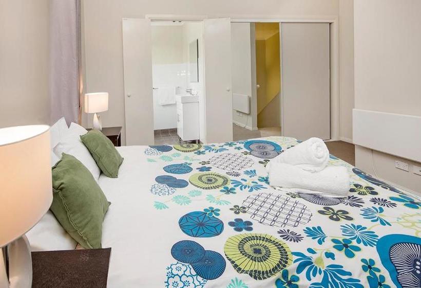 Eclipse 5 Spacious Townhouse