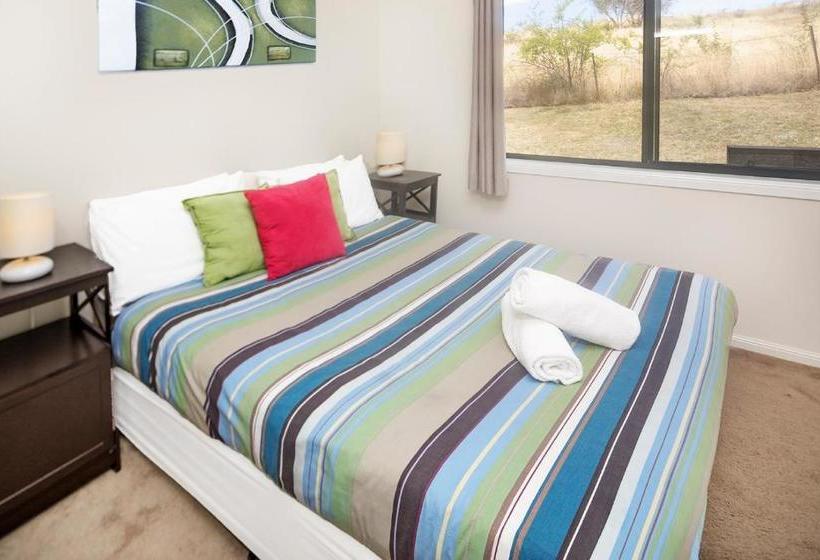 Eclipse 5 Spacious Townhouse