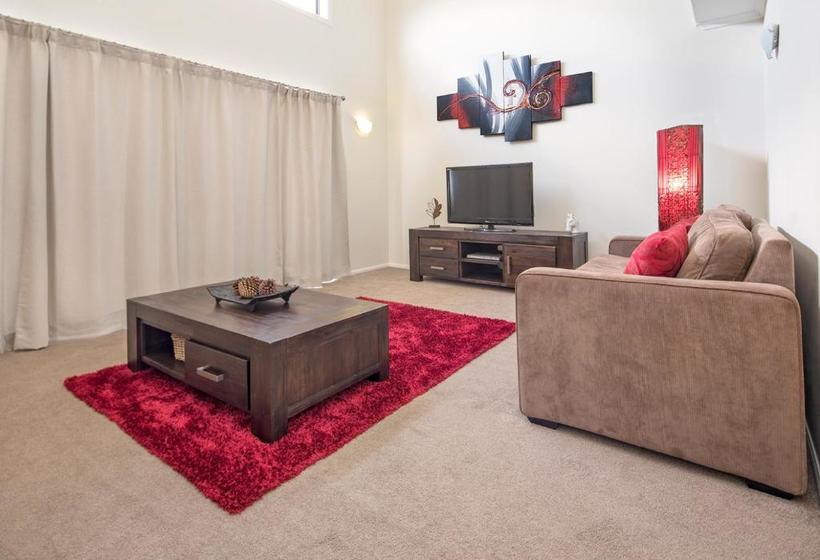 Eclipse 5 Spacious Townhouse