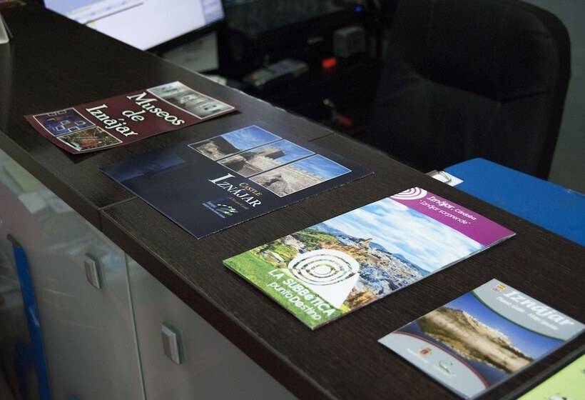 فندق Camping Valdearenas