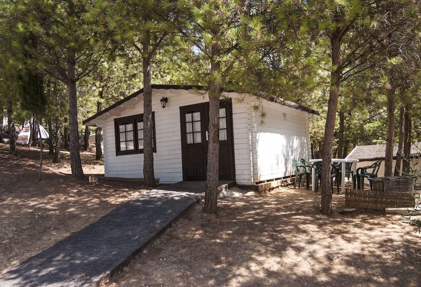 فندق Camping Valdearenas