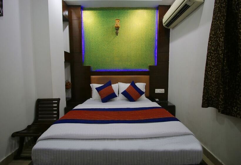 호텔 Delhi Heart At New Delhi Railway Station