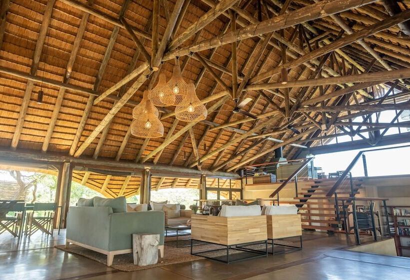 فندق Mavela Game Lodge