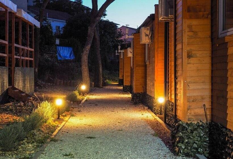 Hotelli Mediteran Travel Camping Sveti Križ