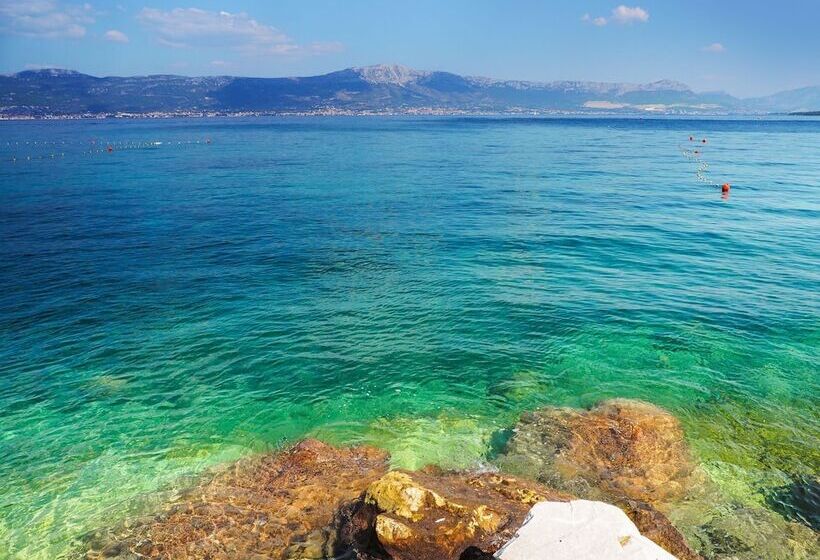 Hotelli Mediteran Travel Camping Sveti Križ