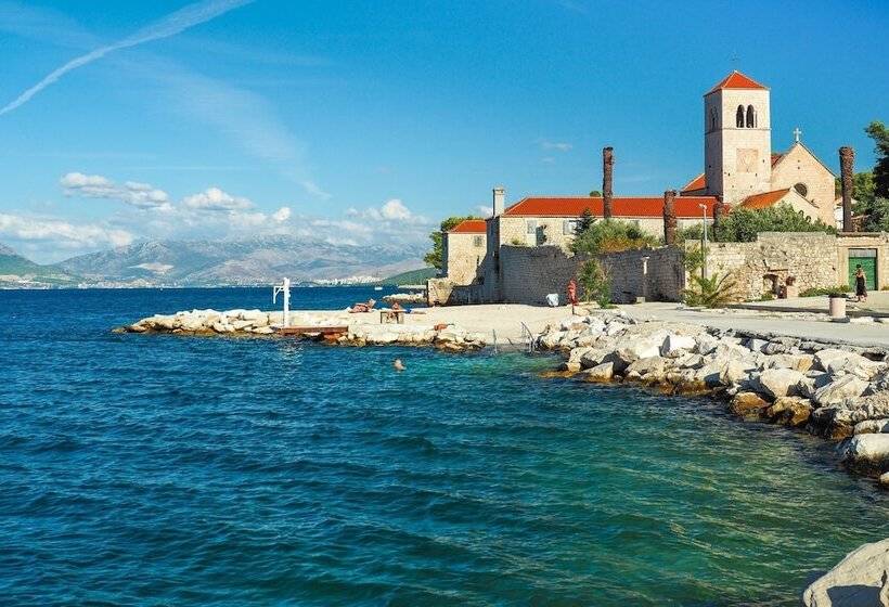 Hotelli Mediteran Travel Camping Sveti Križ