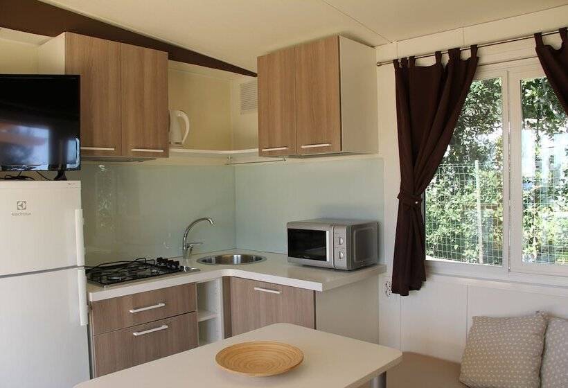 فندق Mobile Homes Peškera