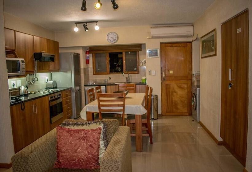 Legend Safaris Kruger Park Lodge