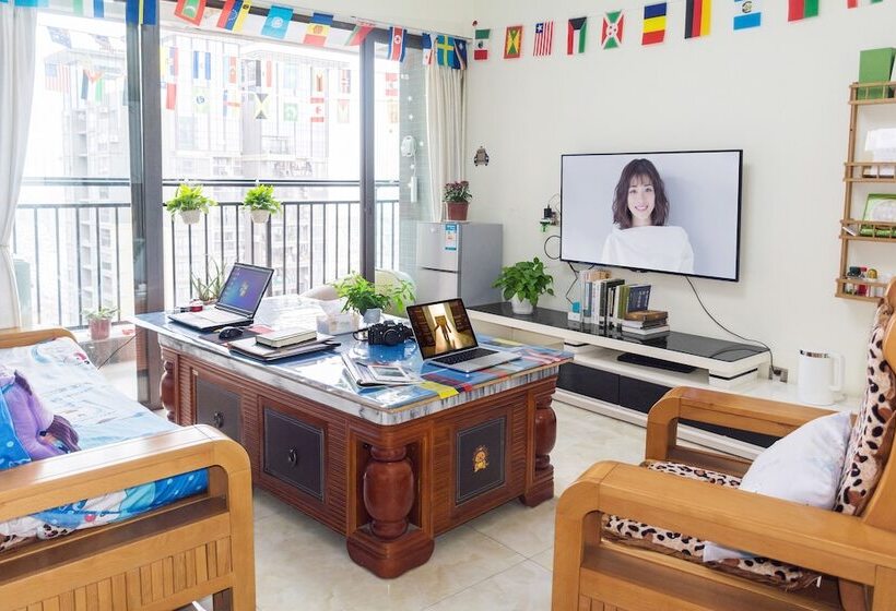 פנסיון Amazon Hostel