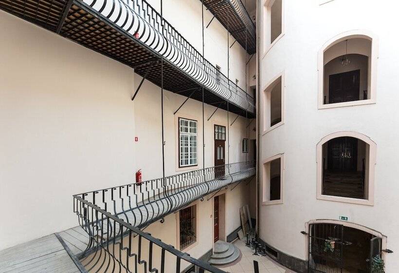 پانسیون Barbo Palace