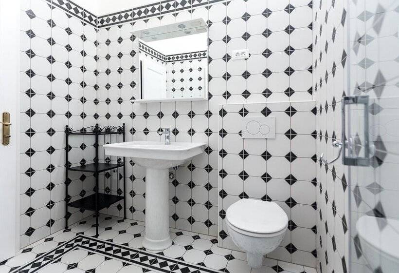 پانسیون Barbo Palace