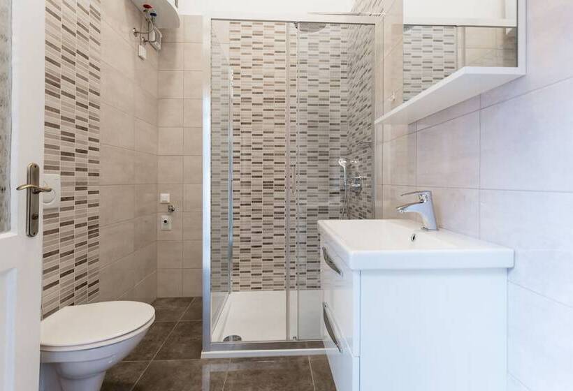 پانسیون Barbo Palace