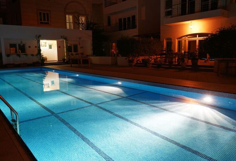 پانسیون Behlys Boutique