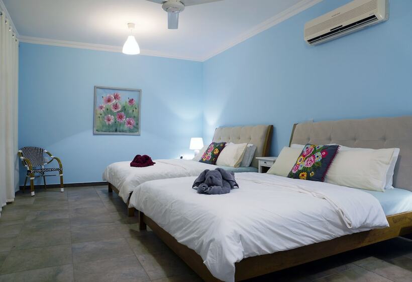 پانسیون Behlys Boutique