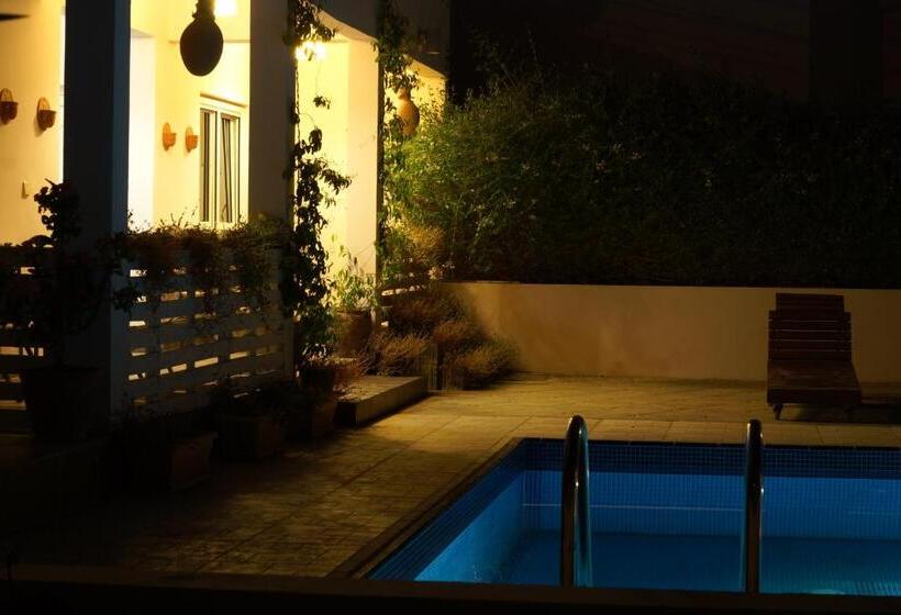 پانسیون Behlys Boutique