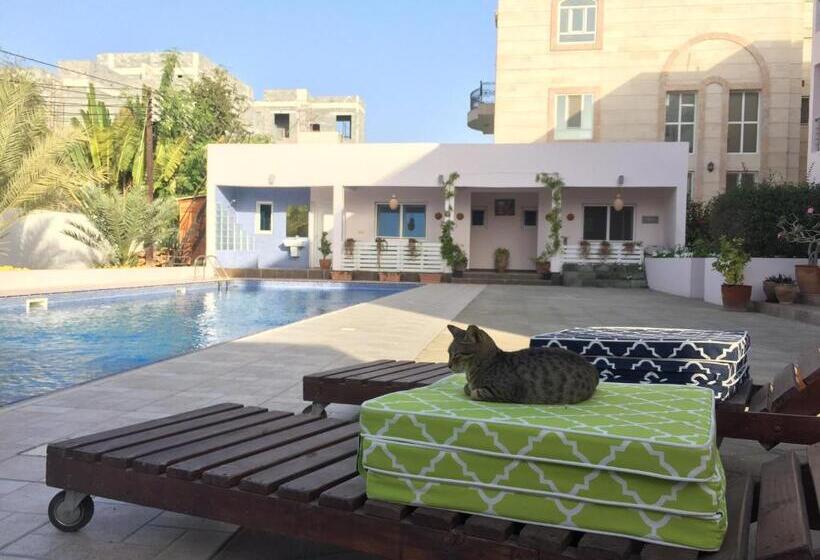 پانسیون Behlys Boutique