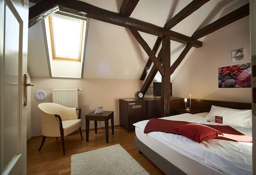 بنسيون Sobe Bernarda