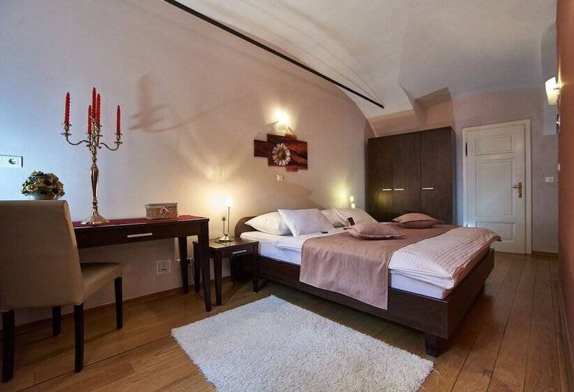 بنسيون Sobe Bernarda