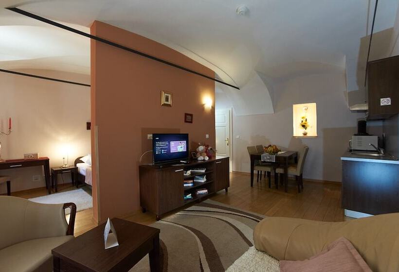 بنسيون Sobe Bernarda