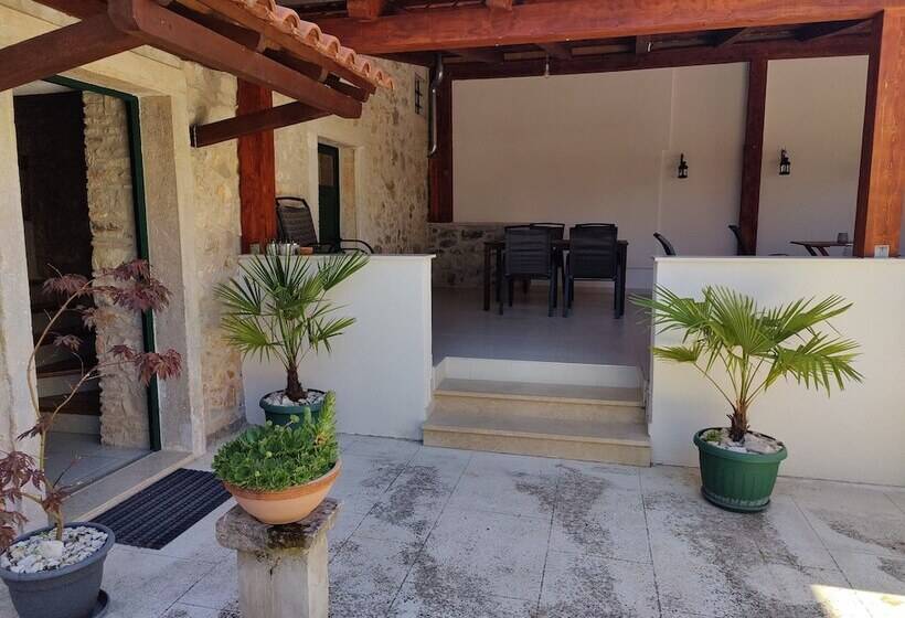 ペンション Castello Gulich