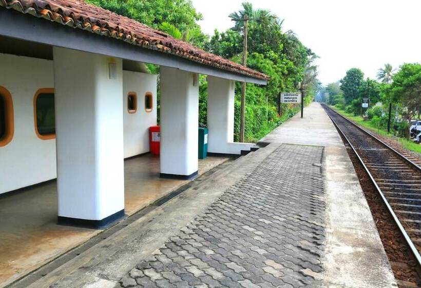 ペンション Ceylonika Rest