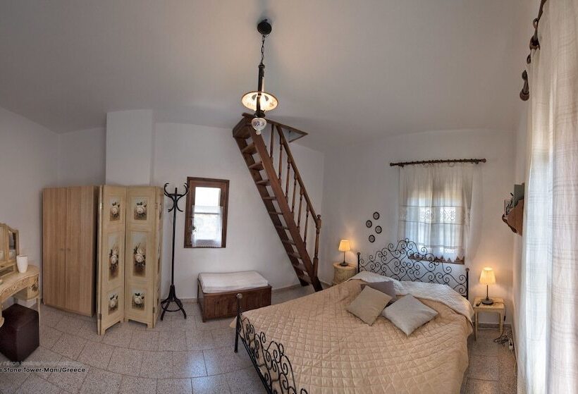 פנסיון Charouda Stone Tower