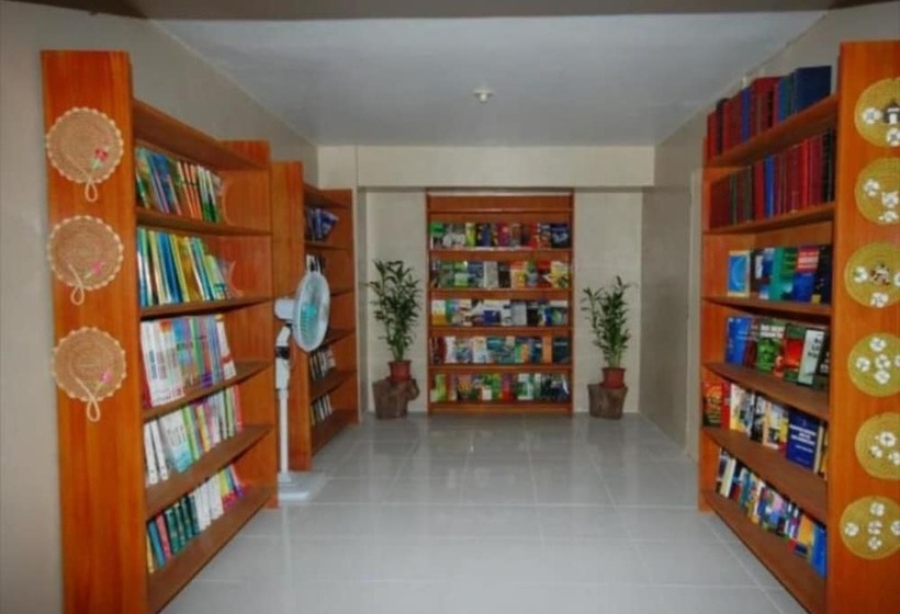 پانسیون Ddd Habitat Dormitory   Tacloban