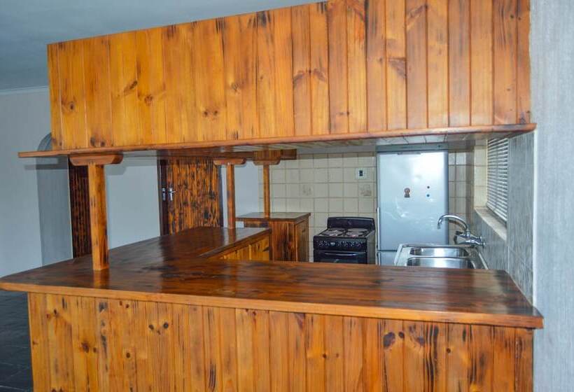 Пансион Emangunini Guest House