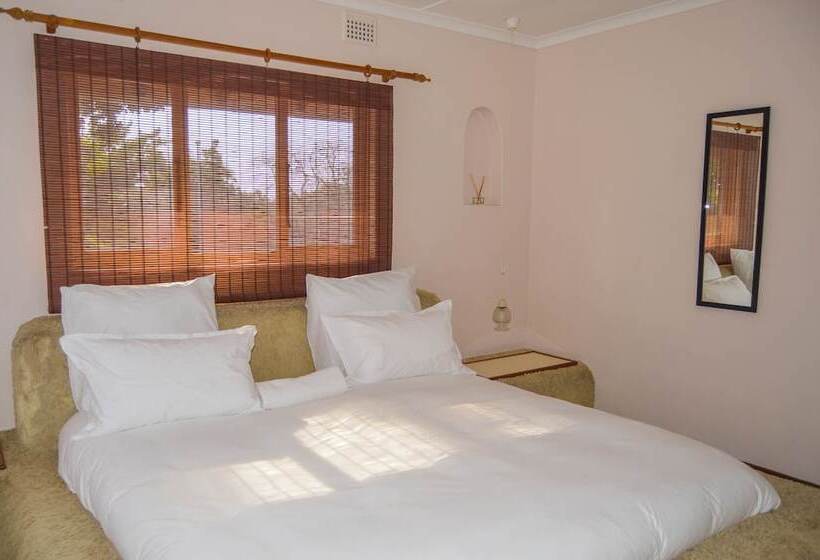 Пансион Emangunini Guest House