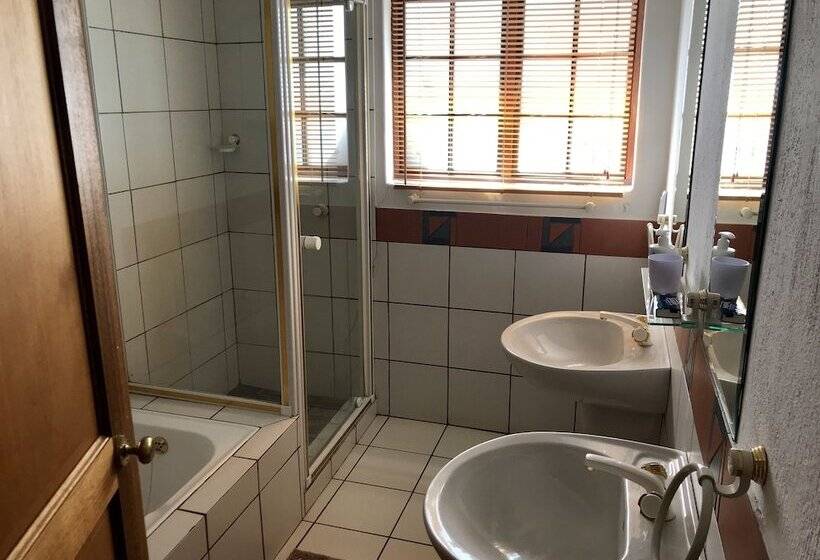 פנסיון Greenwoods Selfcatering