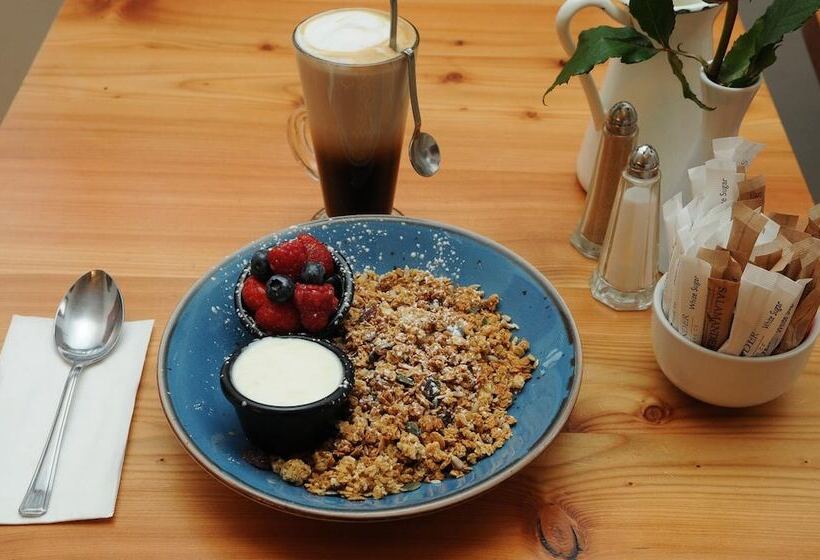 بنسيون Lodge At The Old Barracks