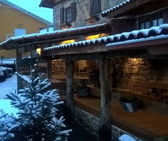 بنسيون Chale Pouso Da Serra   Casas De Montanha