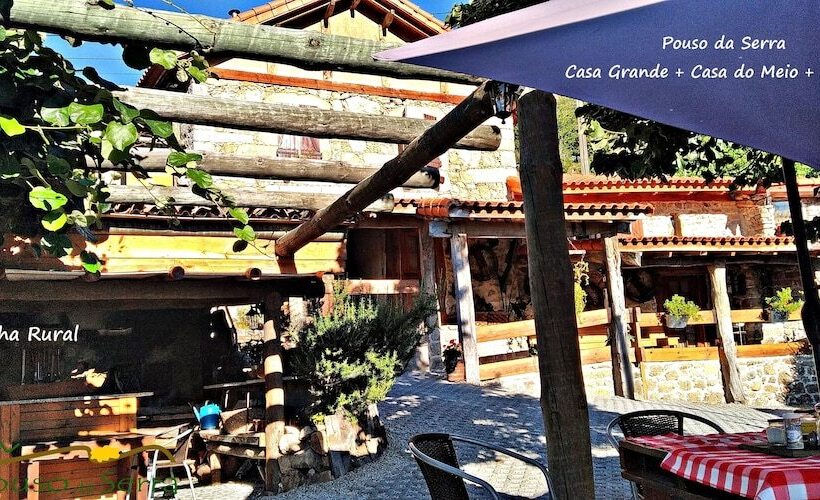 بنسيون Chale Pouso Da Serra   Casas De Montanha